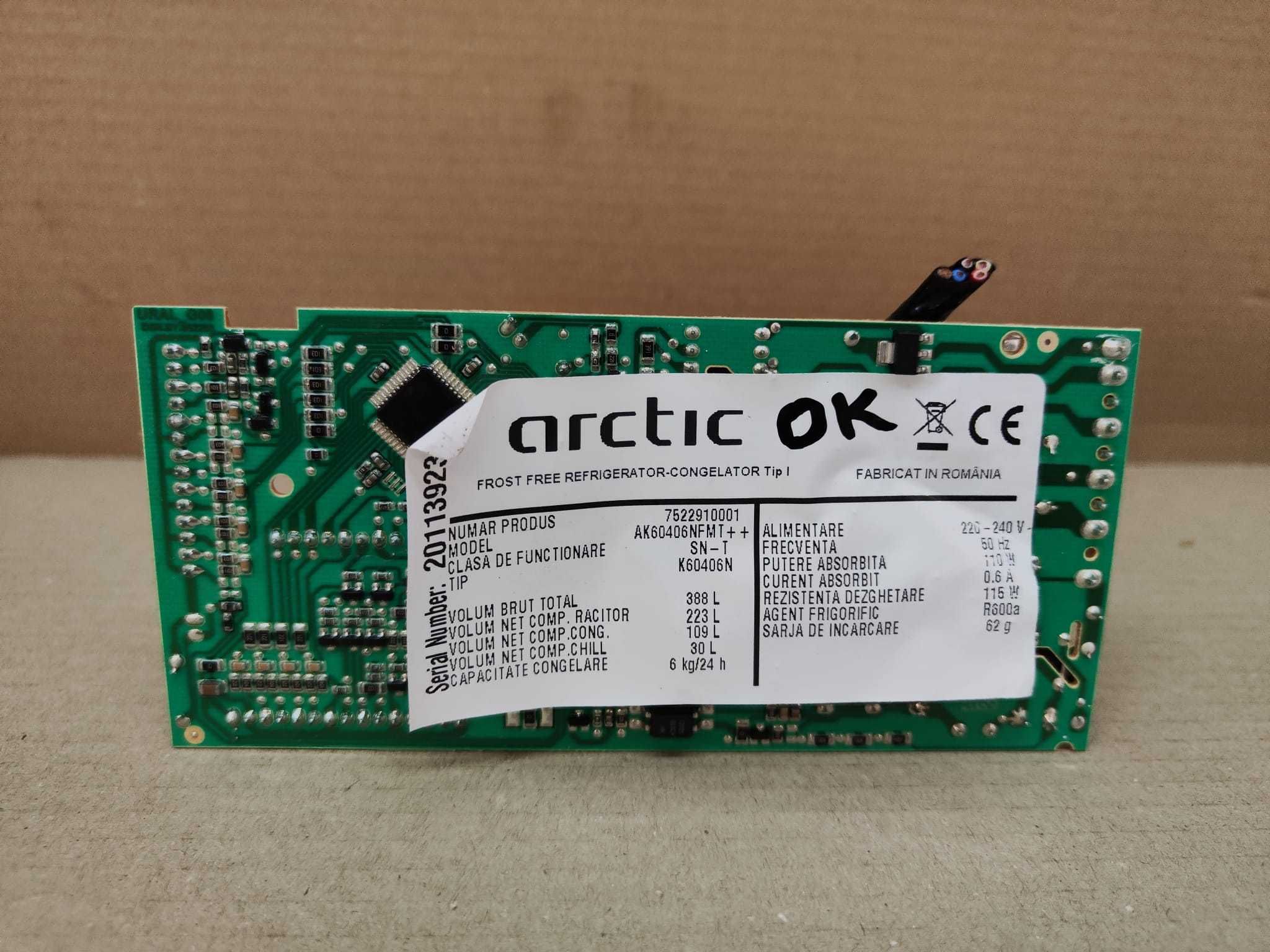 placa electronica Combina frigorifica Arctic AK60406NFMT++ / C89