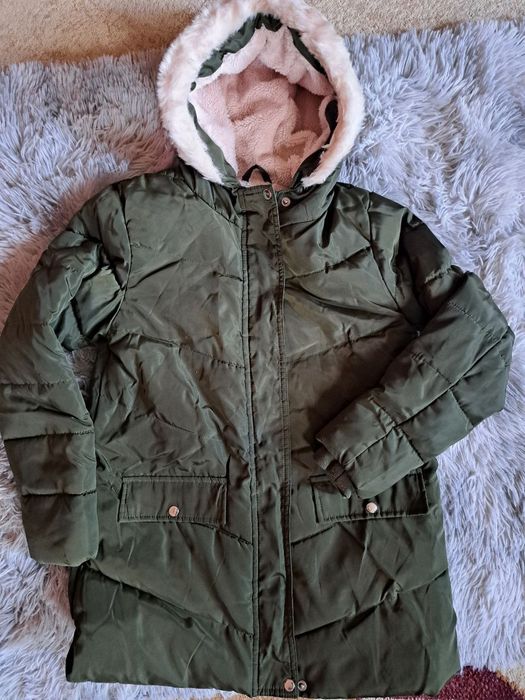 Куртка на девочку 7-9 лет