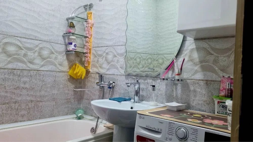 Квартира 2/2/4 массив Ялангач
Ориентир: Семейная поликлиника № 7