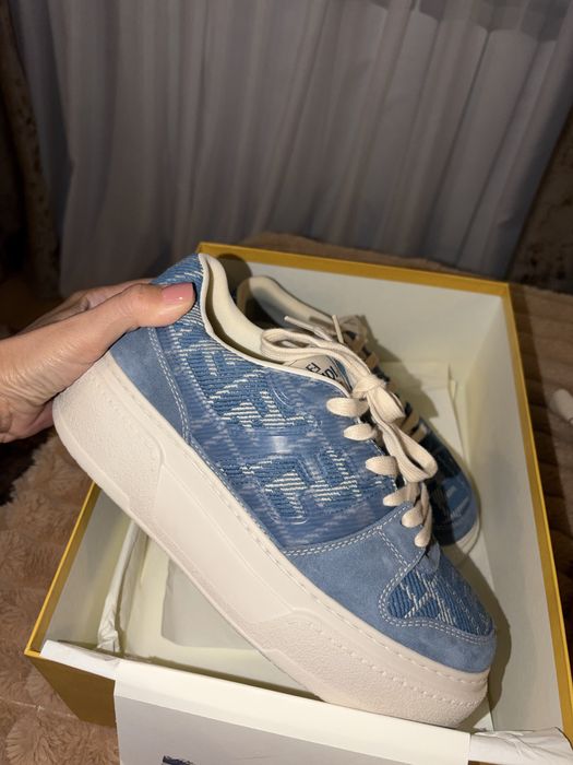 Adidasi fendi autentici