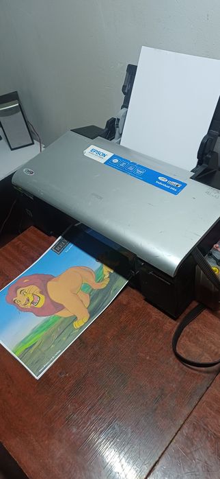 Цветной принтер Эпсон R 290