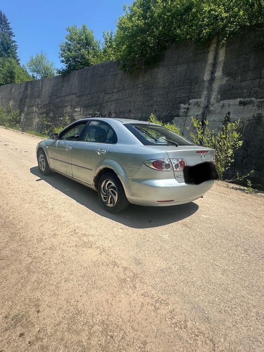 Vând mazda 6.