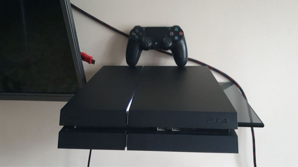 Продам ps4 slim fat 500 gb + диски пару штук