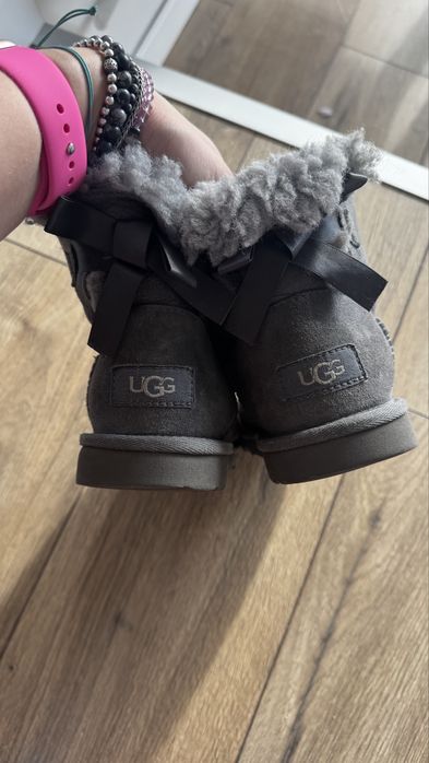 Ghete ugg piele intoarsa marimea 33,5