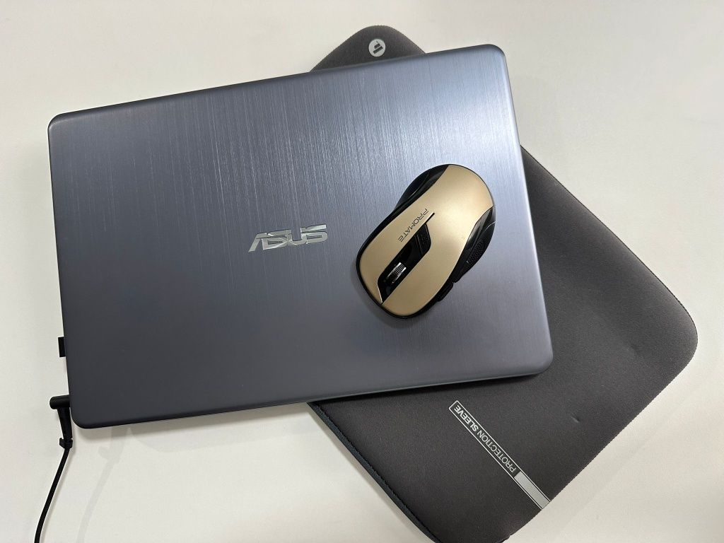 Laptop asus nou Windows 10 home