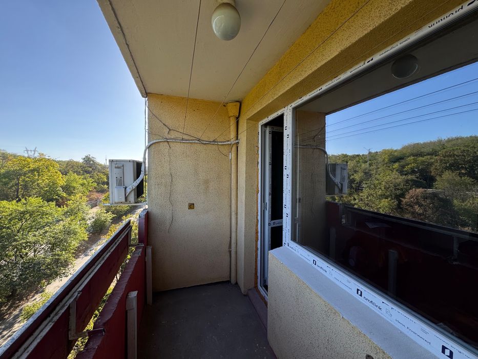 Просторен Едностаен- кв. Здравец Изток