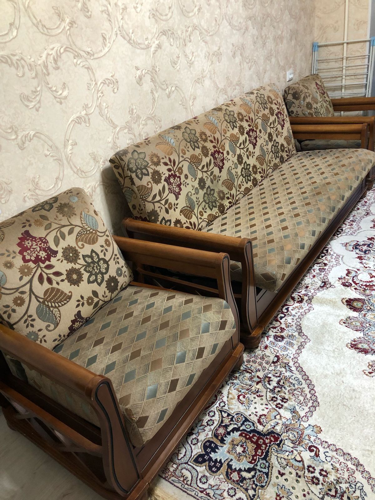 Продам стол со стульями