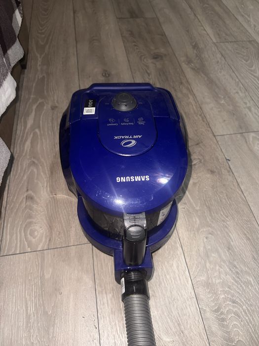 Samsung VCC43Q0V3D/BOL Aspirator 850W cu bol 1.3lt Albastră