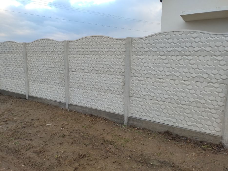 Gard din placi de beton