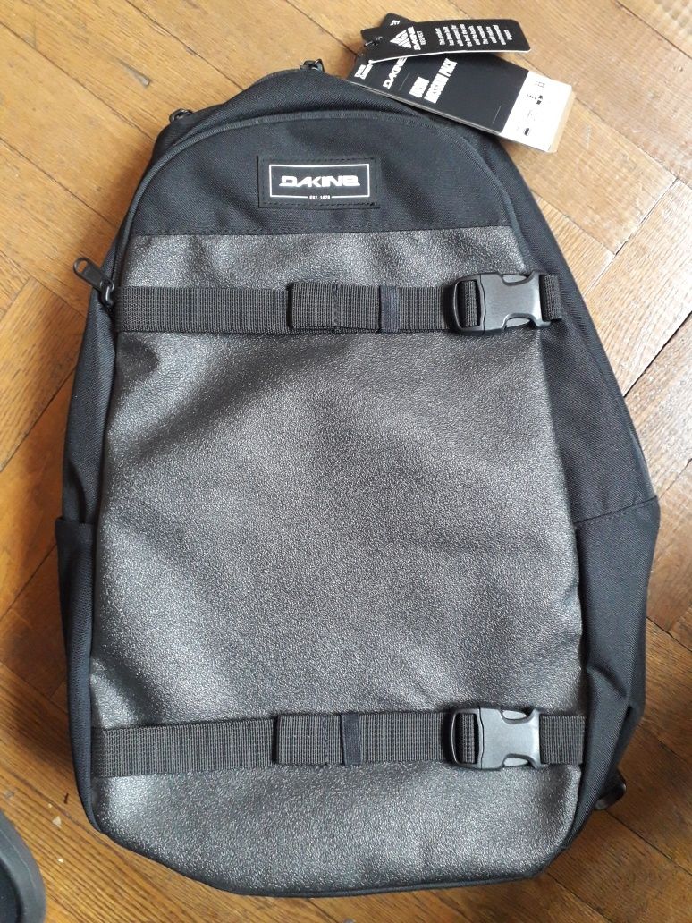 Rucsac nou Dakine 22 L