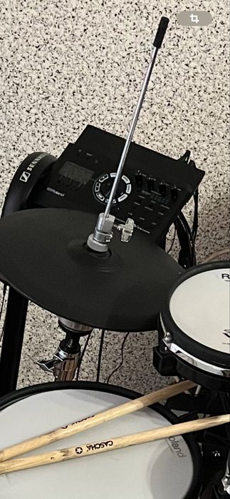 Roland td 17 чисто нов в кашон