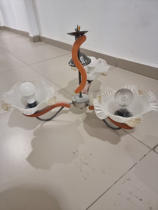 Продам люстру в хорошем состоянии