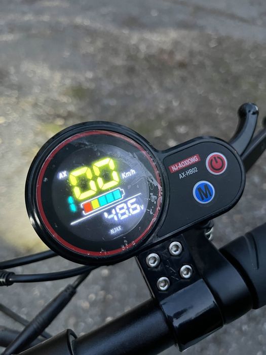 Електрическа тротинетка със седалка