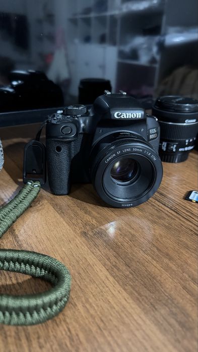 Фотоаппарат Canon 800d