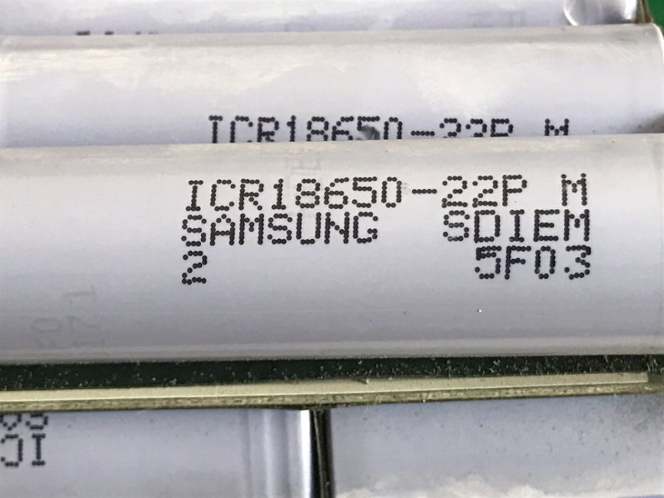 Vand acumulatori samsung ICR 18650 22P M