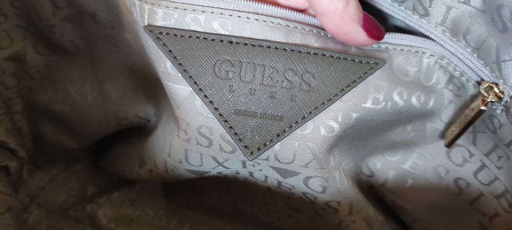 Оригинална чанта Guess