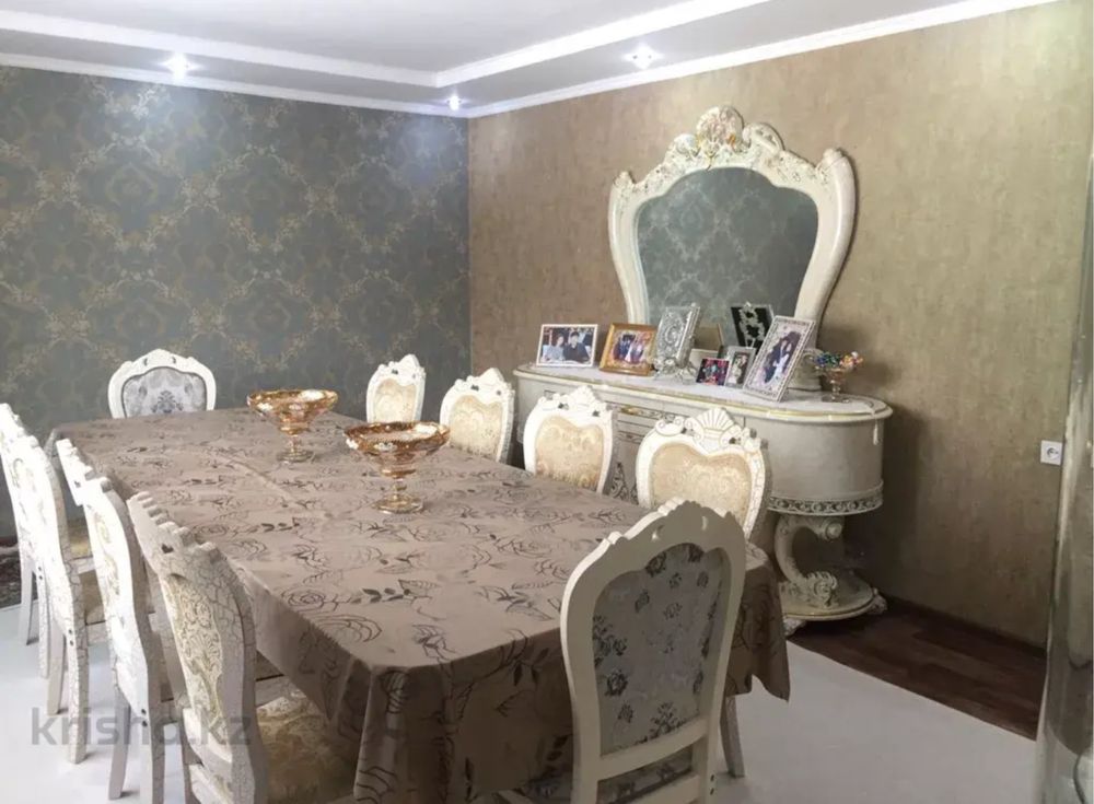Стол + стулья 8шт