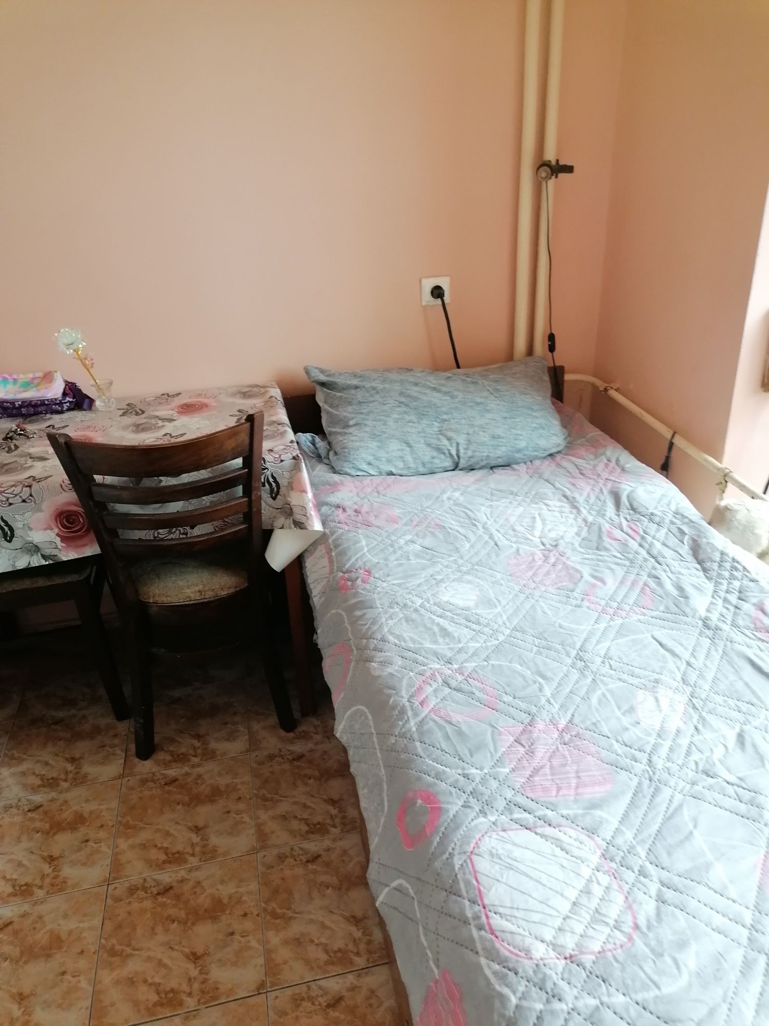 Давам стая под наем в жк. Дружба 1 от вече нает апартаент наем 300 лв