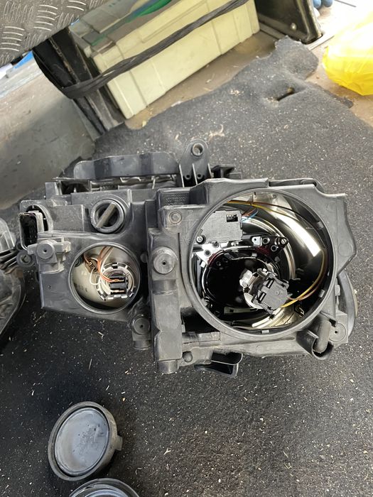 Оригинални фарове за vw тоуран цената е за 1- брой