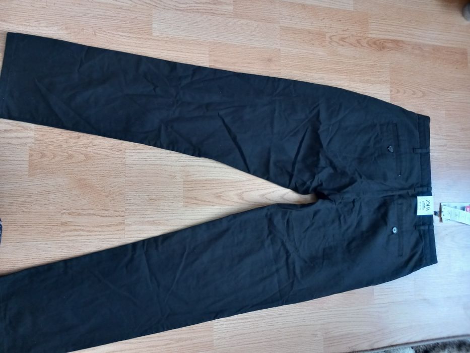 Pantaloni bărbați zara