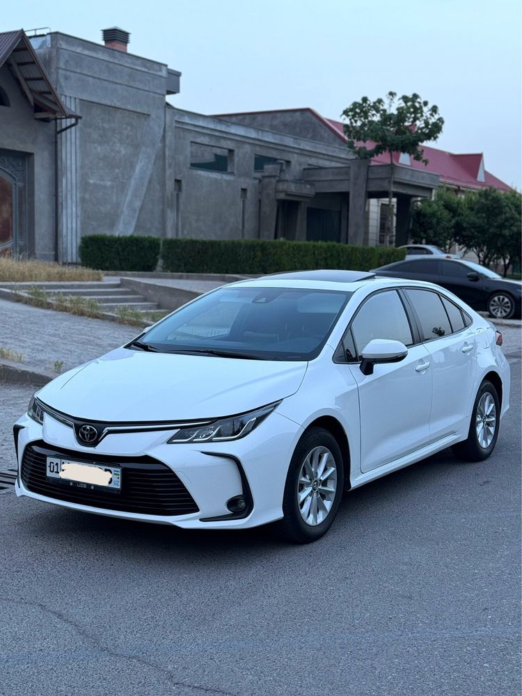 Tayota corolla  2022 япония