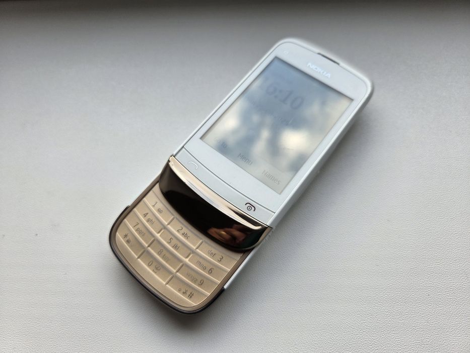 Nokia C2-02 Gold