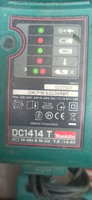 Încărcător Makita