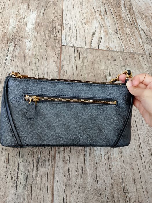 GUESS.      Izzy Crossbody Top Zip Coal Logo