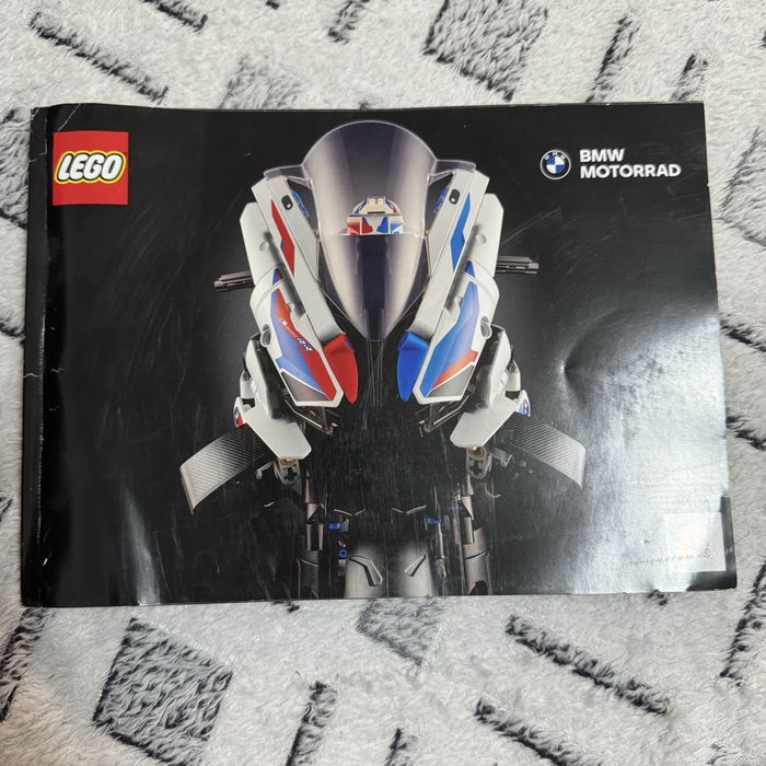 Carte instructiuni Lego BMW M 1000 RR
