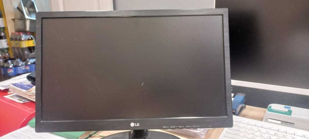 Отдам монитор не рабочий