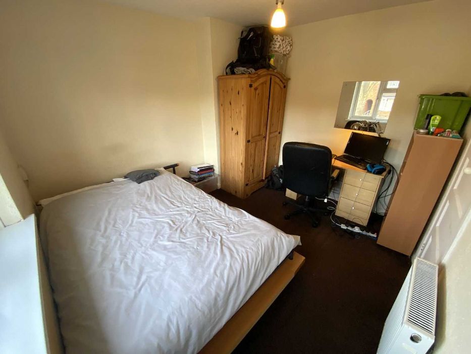 Дава се под наем Тристаен апартамент в София, Център - 90 кв.м за 509.49 € - Снимка #1