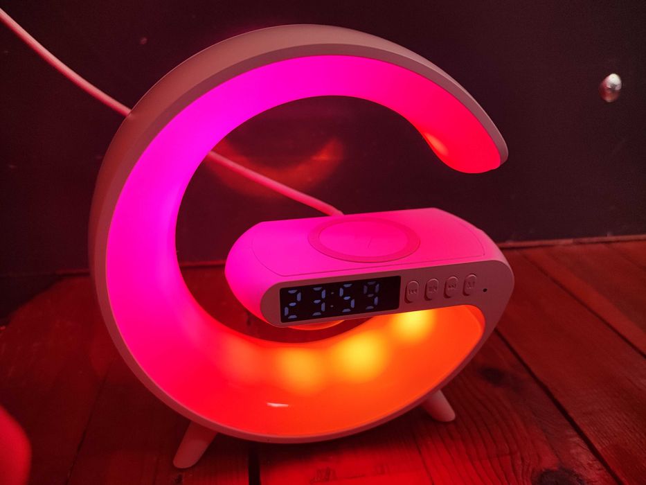 Безжична зарядна станция