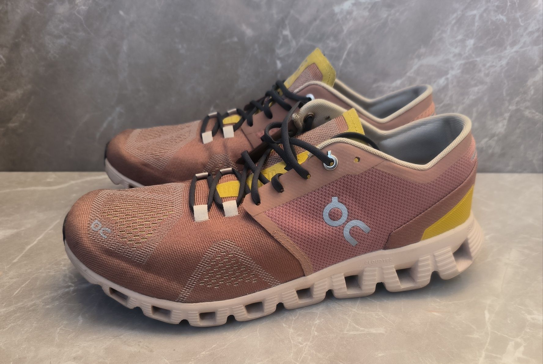 On Cloud Running номер 43