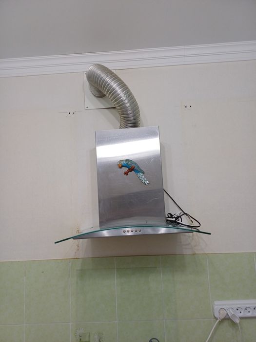 Продам вытяжку на кухню