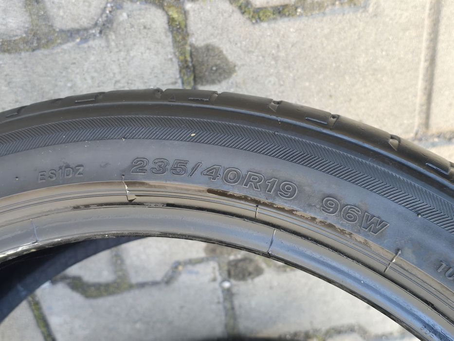 235 40 19 Bridgestone