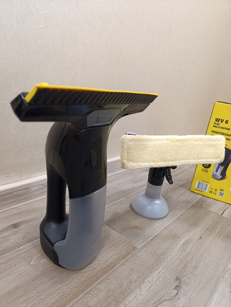 Акумулаторна прахосмукачка за прозорци KARCHER WV6
