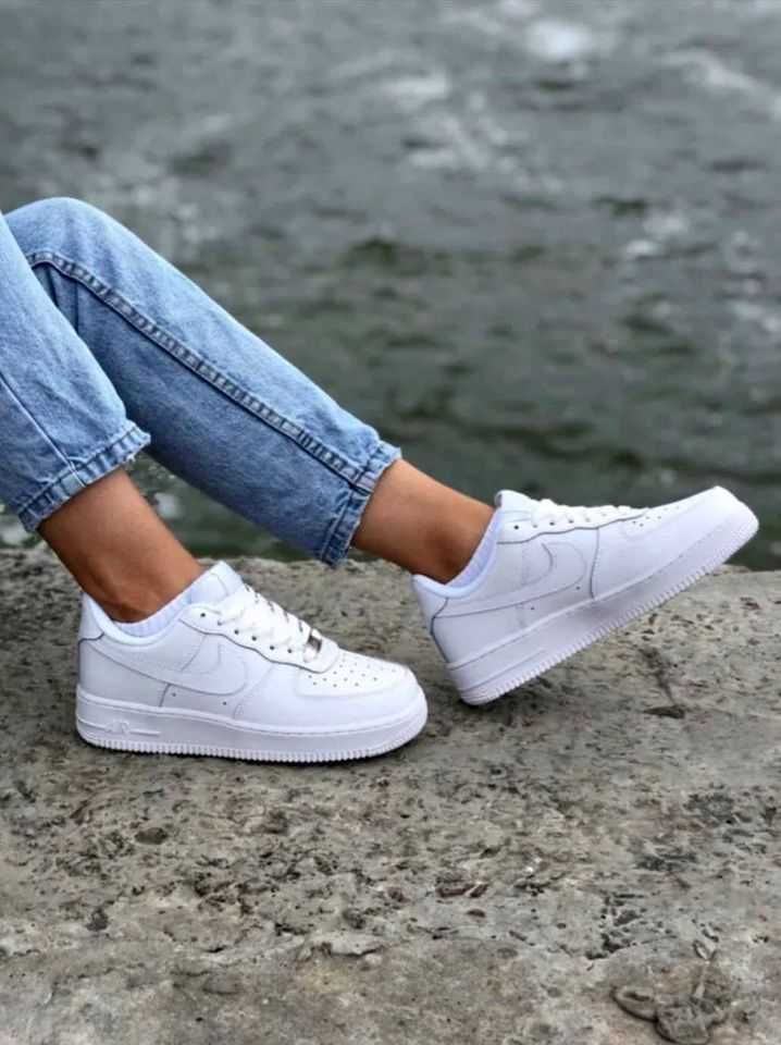 Adidasi Nike Air Force 1 low albi white dama si barbati