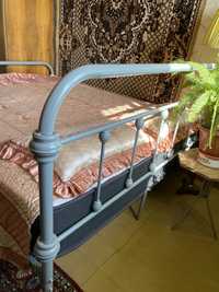 Металлическая кровать