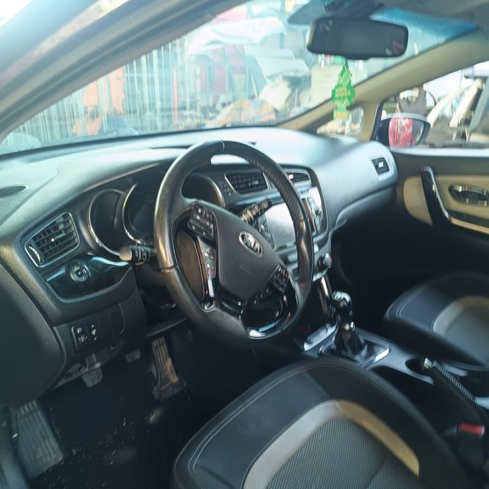 Vindem piese auto kia ceed 1.6 crdi euro 5 an 2014