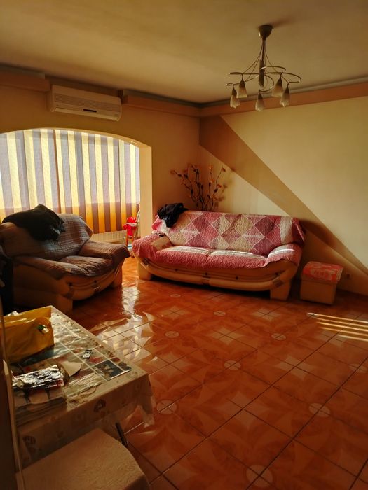 Vând apartament cu 3 camere