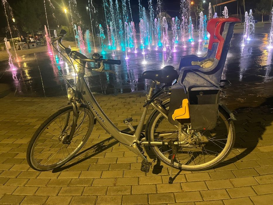 Vând bicicleta Batavus,  hibrida - defecta partea electrica.