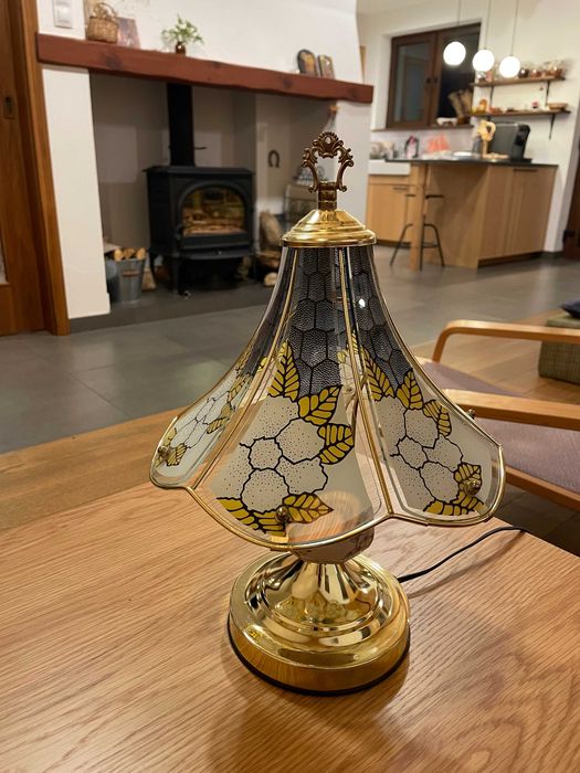 Настолна електрическа лампа