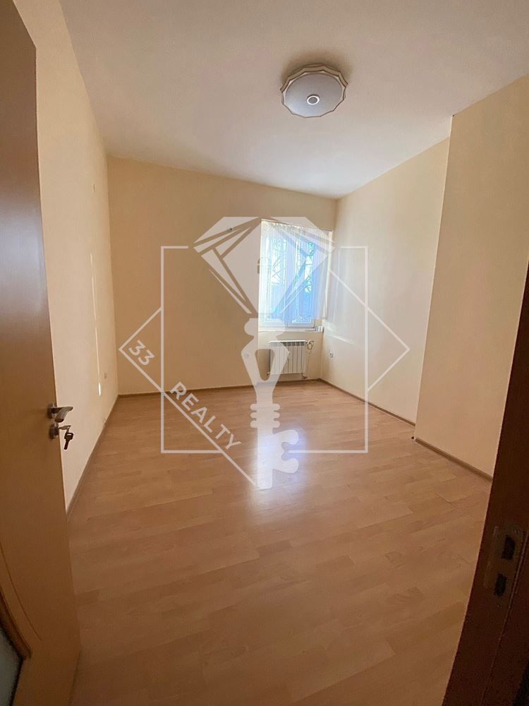 Продава се Двустаен апартамент в Пловдив, Център - 43 кв.м за 3024 €/кв.м - Снимка #4