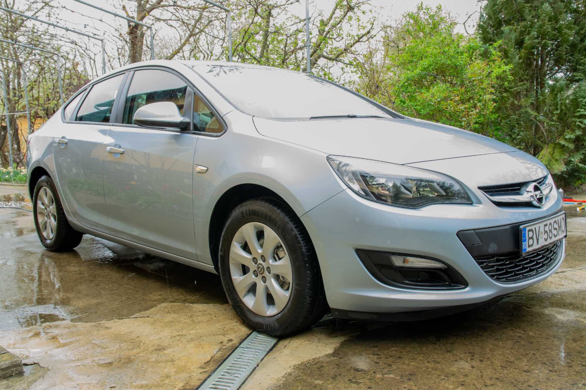 Opel Astra sedan  ENJOY 1.4 turbo - UNIC PROPRIETAR -