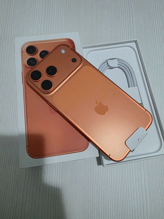 iPhone 17 Pro Max 256GB Cosmic Orange – Нов, Неактивиран