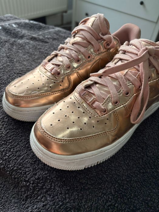 Nike маратонки rosegold