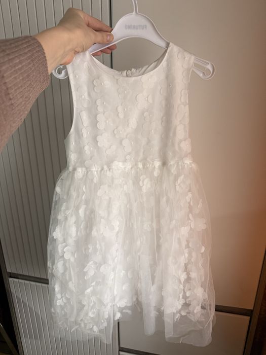 Платье на девочку нарядное