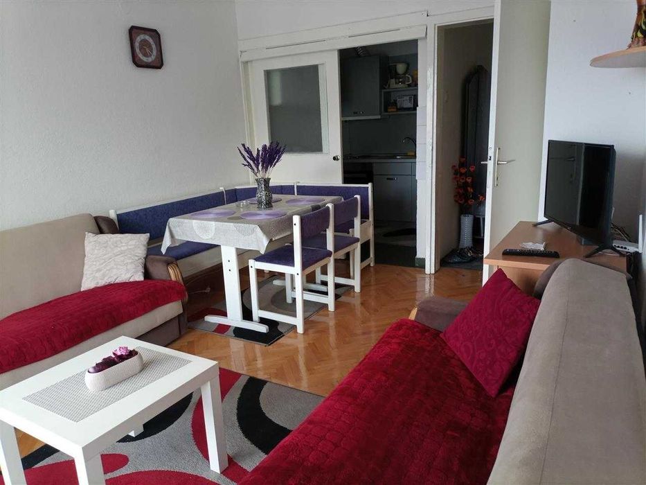 Дава се под наем Двустаен апартамент в Пловдив, Кършияка - 59 кв.м за 234.6 € - Снимка #1