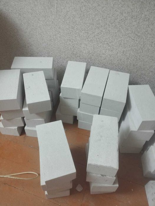 Продам силикатные кирпичи 81 штук