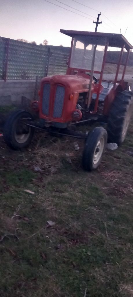 Vând tractor fiat 45 cp